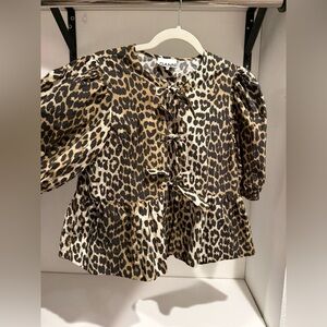 GANNI Top with leopard print